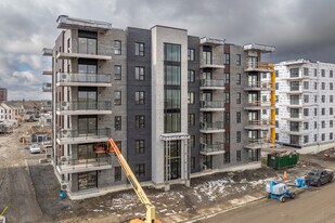 3200 Chomedey Boul in Laval, QC - Building Photo