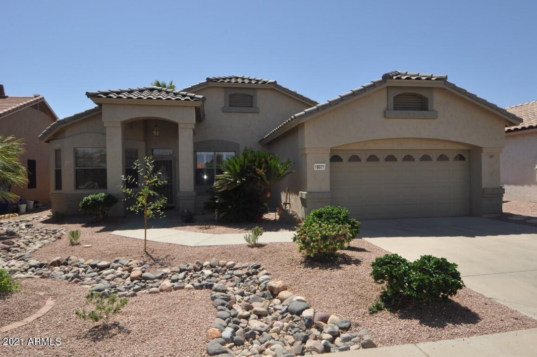 18071 W Douglas Way in Surprise, AZ - Building Photo