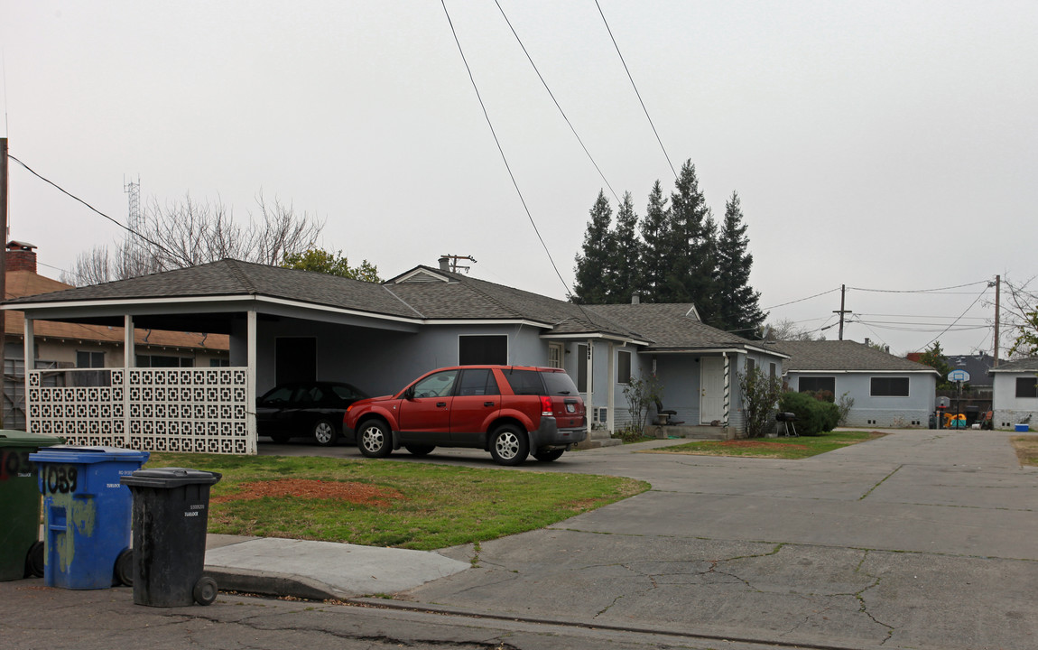 1037 N Denair Ave in Turlock, CA - Building Photo