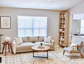 3314 Lake Tiny Cir in Orlando, FL - Foto de edificio - Building Photo