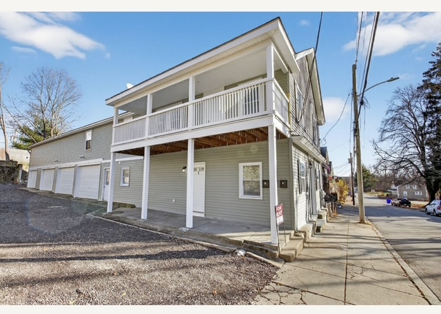 122 Brookside Ave in West Warwick, RI - Building Photo - Building Photo