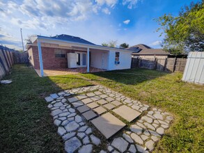 2803 Pompeii St in Brownsville, TX - Building Photo - Building Photo