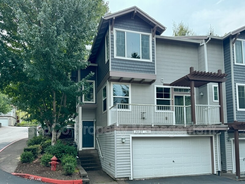 10825 SW Canterbury Ln in Tigard, OR - Building Photo