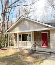 110 Walker Woods Dr in Carrollton, GA - Foto de edificio - Building Photo