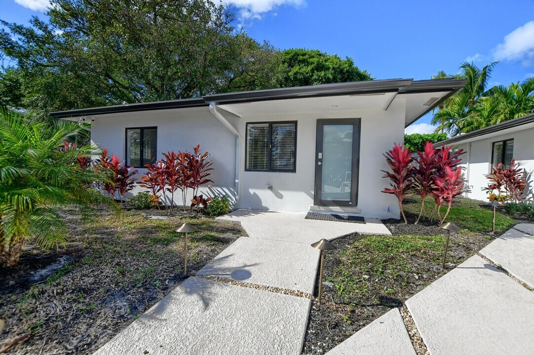 2503 Oceanview Ave in Delray Beach, FL - Building Photo