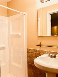 2324 N Park Ave photo'
