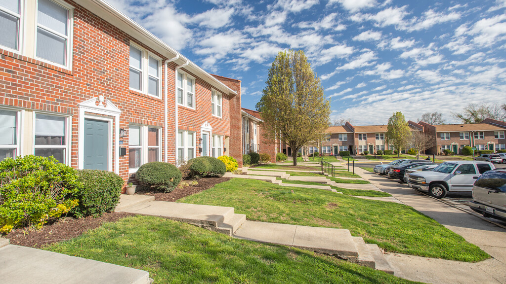 District At Williamsburg Apartments in Williamsburg, VA