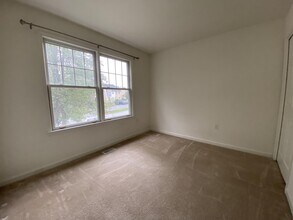 211 Morningside Dr in Falling Waters, WV - Building Photo - Building Photo