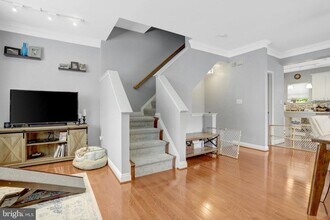 3825 Watkins Mill Dr in Alexandria, VA - Building Photo - Building Photo