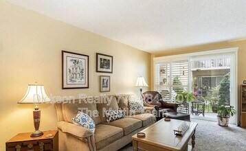 2300 Dickerson Rd in Reno, NV - Foto de edificio - Building Photo