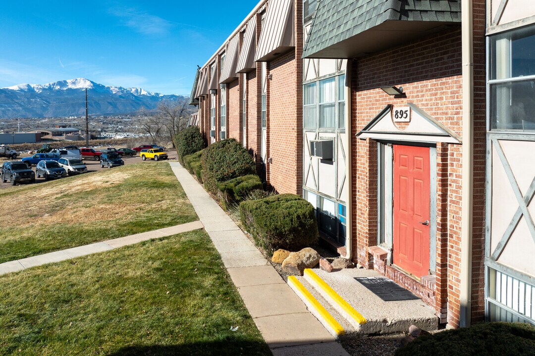 Spring Creek in Colorado Springs, CO - Building Photo
