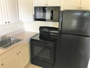 4670 NE 5th Ave-Unit -4 in Boca Raton, FL - Building Photo - Building Photo