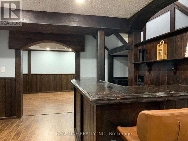 1759 Sherwood Forrest Cir in Mississauga, ON - Building Photo - Building Photo