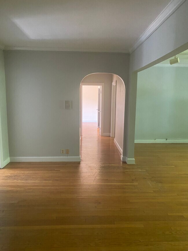 100 Sewall Ave, Unit 100 Sewall Ave Unit 6 in Brookline, MA - Building Photo - Building Photo