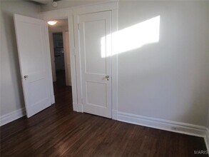 1018 Claytonia Terrace in Richmond Heights, MO - Building Photo - Building Photo