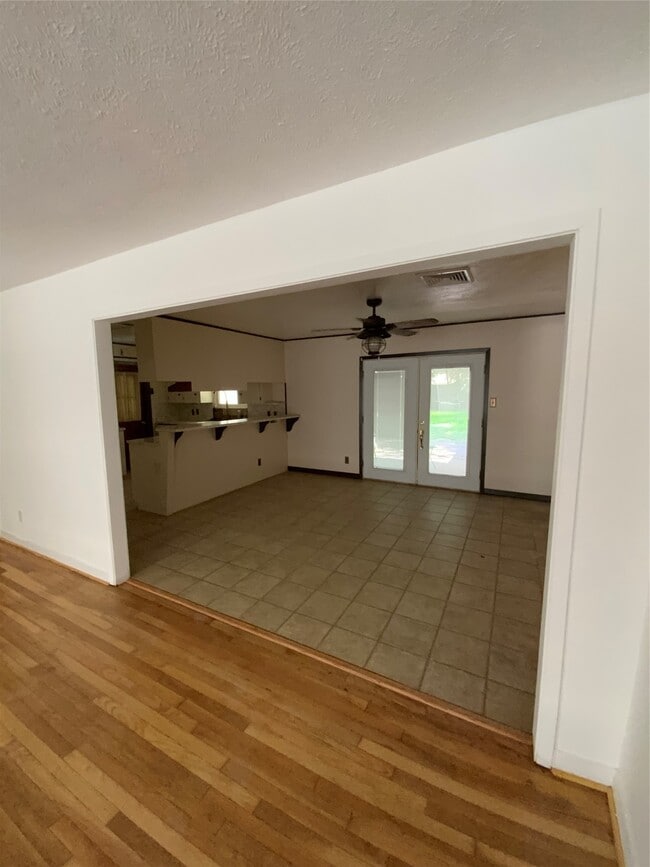 405 Azalea Dr in Baytown, TX - Building Photo - Building Photo