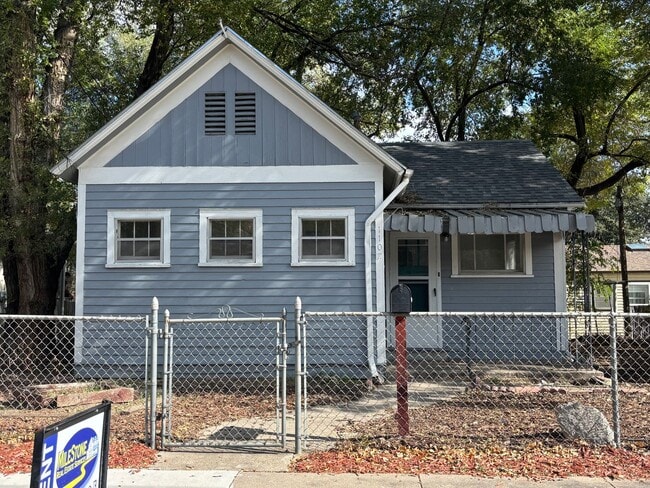 property at 1107 N Walnut St