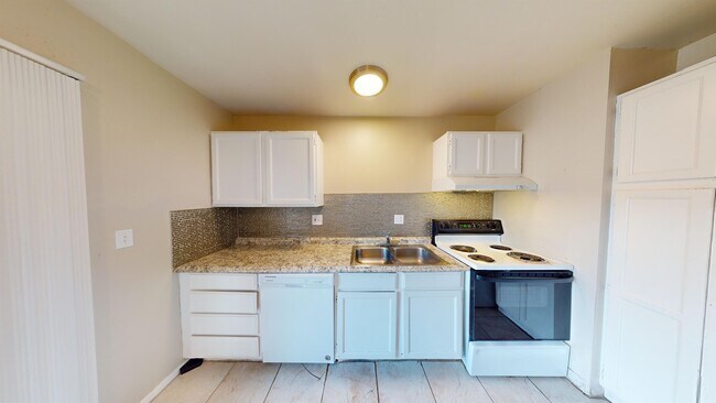 2817 King St, Unit C in Colorado Springs, CO - Building Photo - Building Photo