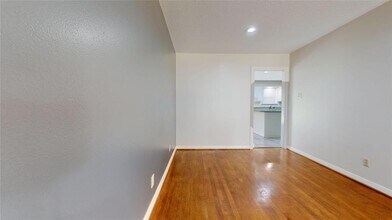 10214 Brooktree Dr in Houston, TX - Building Photo - Building Photo