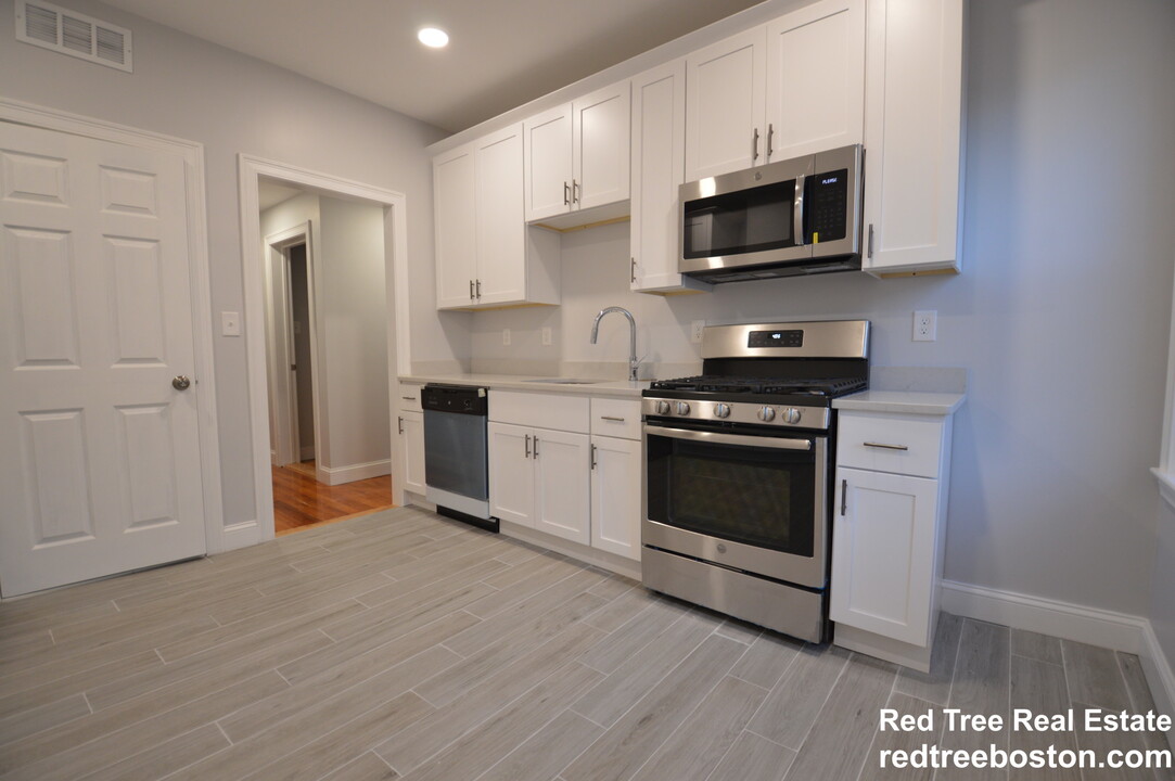 48 Green St, Unit 1 in Boston, MA - Foto de edificio