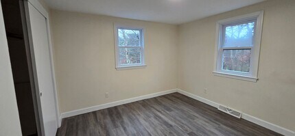 5-7 Ronda Ln in Dennis, MA - Foto de edificio - Building Photo