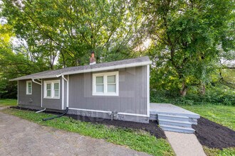 4109 Rockville Rd in Indianapolis, IN - Building Photo - Building Photo