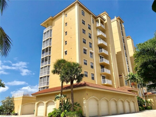 9577 Gulf Shore Dr in Naples, FL - Building Photo - Building Photo