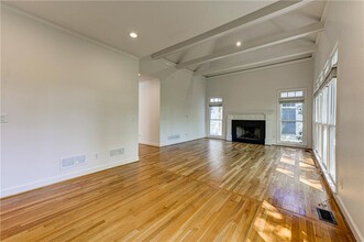 1103 Fairway Gardens NE in Atlanta, GA - Building Photo - Building Photo