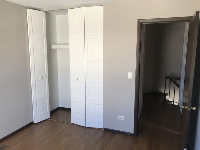 310 Farmingdale Cir in Vernon Hills, IL - Building Photo - Building Photo