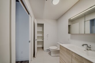 17 Bd Montclair in Gatineau, QC - Building Photo - Building Photo