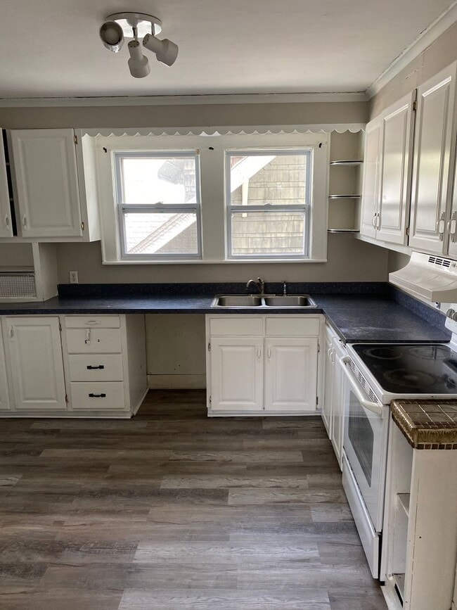 1145 Sanderson Ave in Scranton, PA - Building Photo - Building Photo