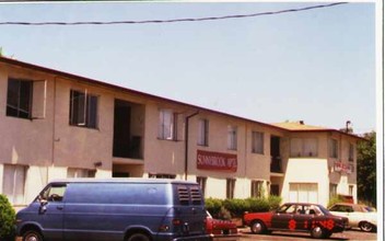 Heidi Lynn Apartments in Sacramento, CA - Foto de edificio - Building Photo