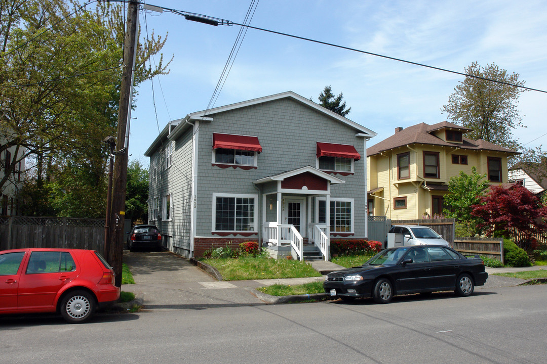 1927 NE 14th Ave in Portland, OR - Building Photo