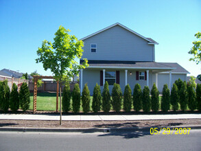 3492 NE Harvest Dr in McMinnville, OR - Building Photo - Building Photo