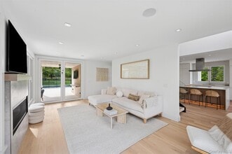 28 Canoe Place Rd in Hampton Bays, NY - Building Photo - Building Photo