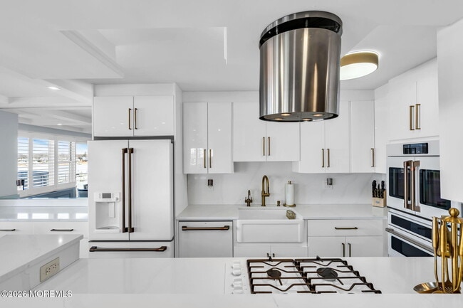 28 Riverside Ave in Red Bank, NJ - Building Photo - Building Photo