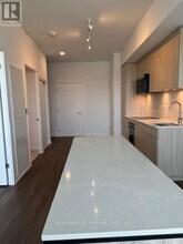 251 Masonry Wy in Mississauga, ON - Building Photo - Building Photo