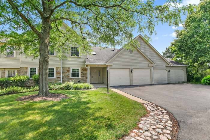 2403 Mallow Ct in Schaumburg, IL - Building Photo