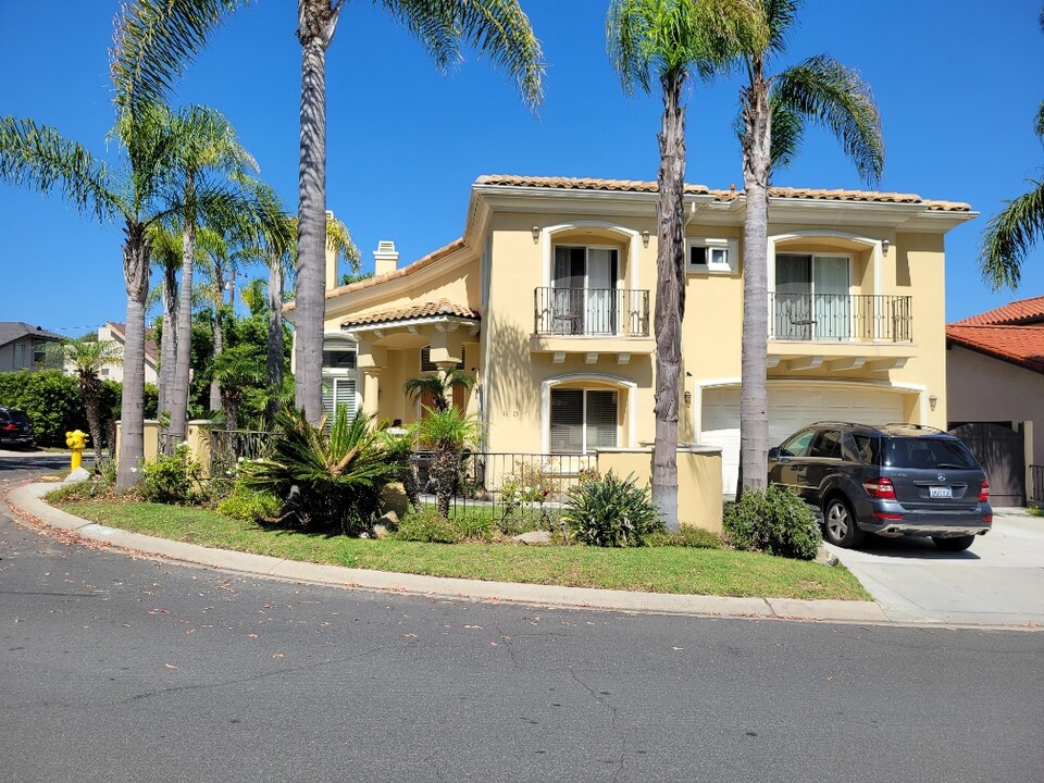 601 Calle de Arboles in Redondo Beach, CA - Foto de edificio