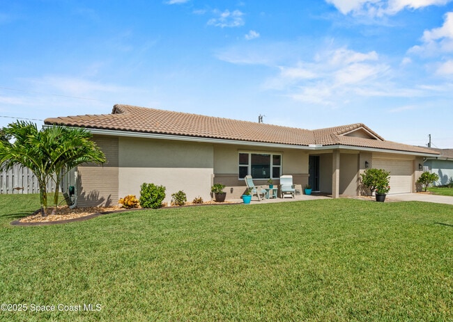 375 Cherry Dr in Satellite Beach, FL - Building Photo - Building Photo