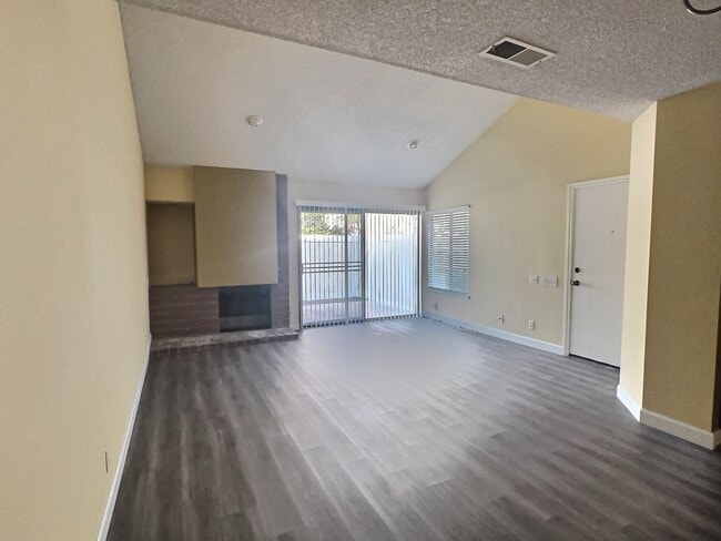 23085 Paseo de Terrado, Unit #2 in Diamond Bar, CA - Building Photo - Building Photo