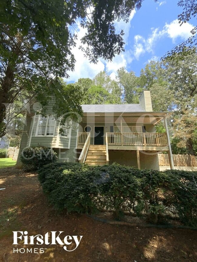property at 345 Maplelake Dr