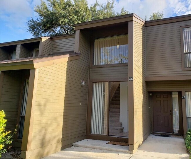 46 Hembury Ln in Palm Coast, FL - Foto de edificio - Building Photo
