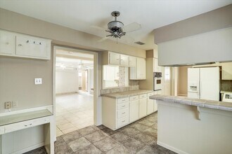 5638 Yarwell Dr in Houston, TX - Building Photo - Building Photo