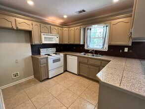 1052 Highland Blvd in Cabot, AR - Building Photo - Building Photo