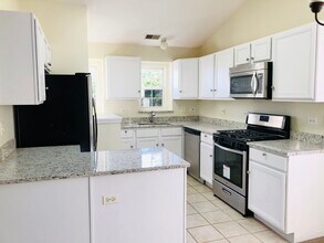 2903 Bartlett Ct in Naperville, IL - Building Photo - Building Photo