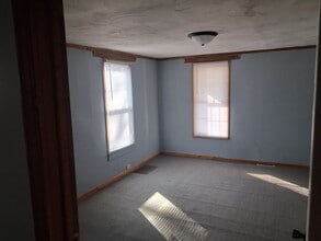 2005 E Laurel St in Springfield, IL - Building Photo - Building Photo