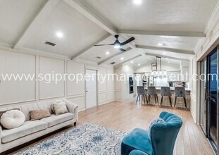 1200 Camino Real in Fairview, TX - Building Photo - Building Photo