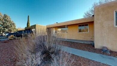 6112 Zimmerman Ave NE in Albuquerque, NM - Building Photo - Building Photo