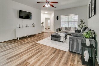 8509 SW 49th Cir in Oklahoma City, OK - Building Photo - Building Photo